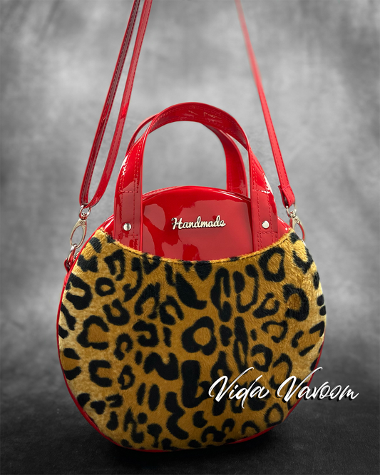 Effortless Elegance: Casual Chic with Vida Vavoom Handbags