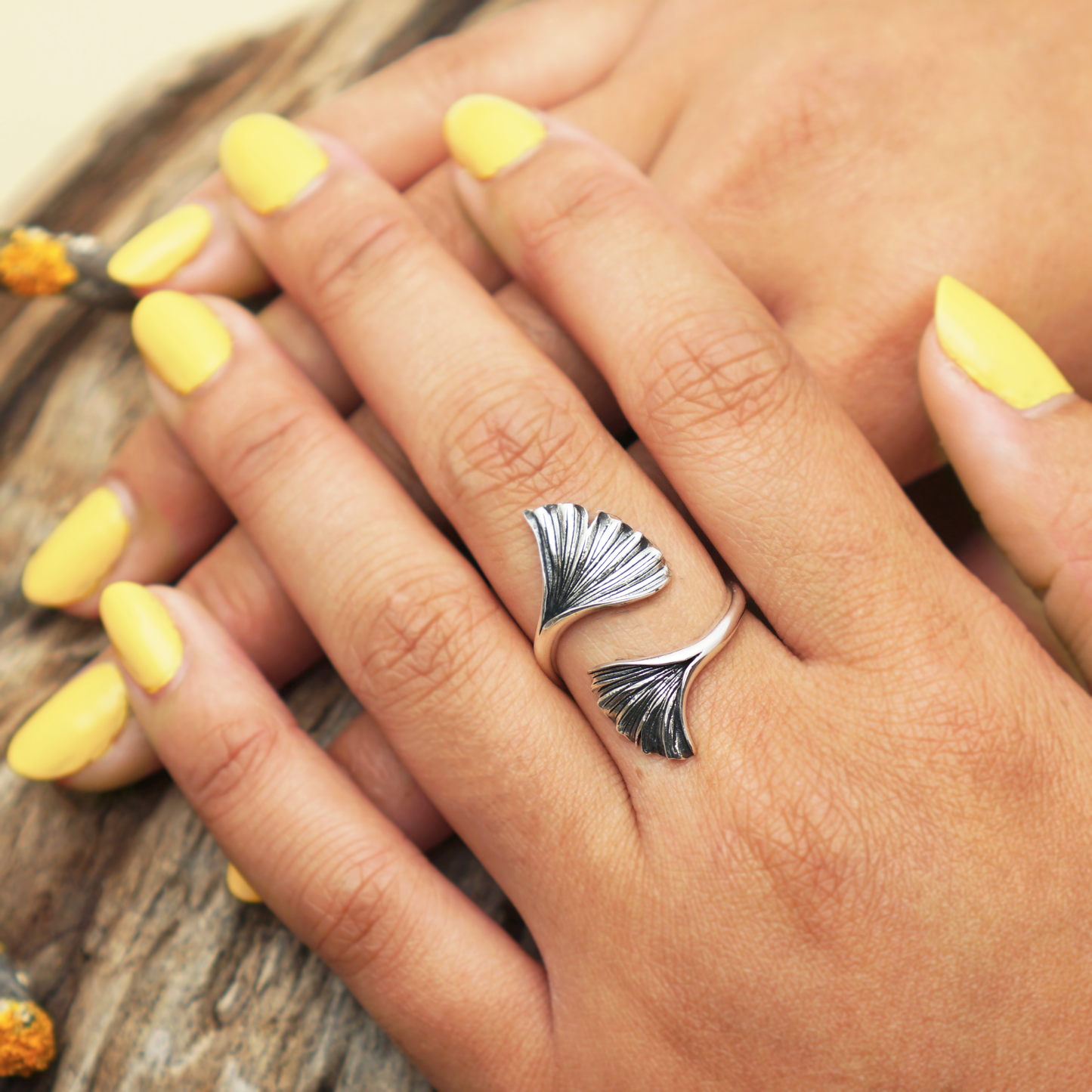 Adjustable Ginkgo Leaf Ring: Bronze