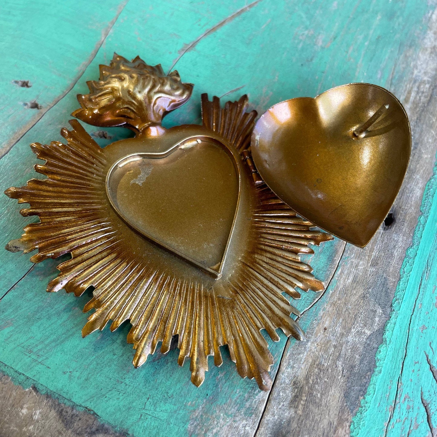 Flaming Sacred Heart Box: Gold