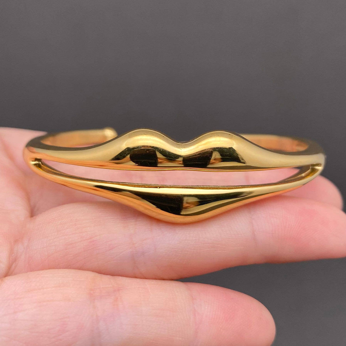 Glossy Lip 18K Gold Plated Stainless Steel Cuff