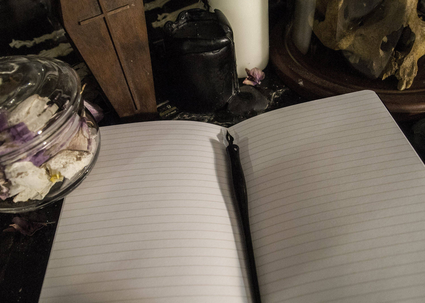 Gravestone Sketchbook: Blank Pages