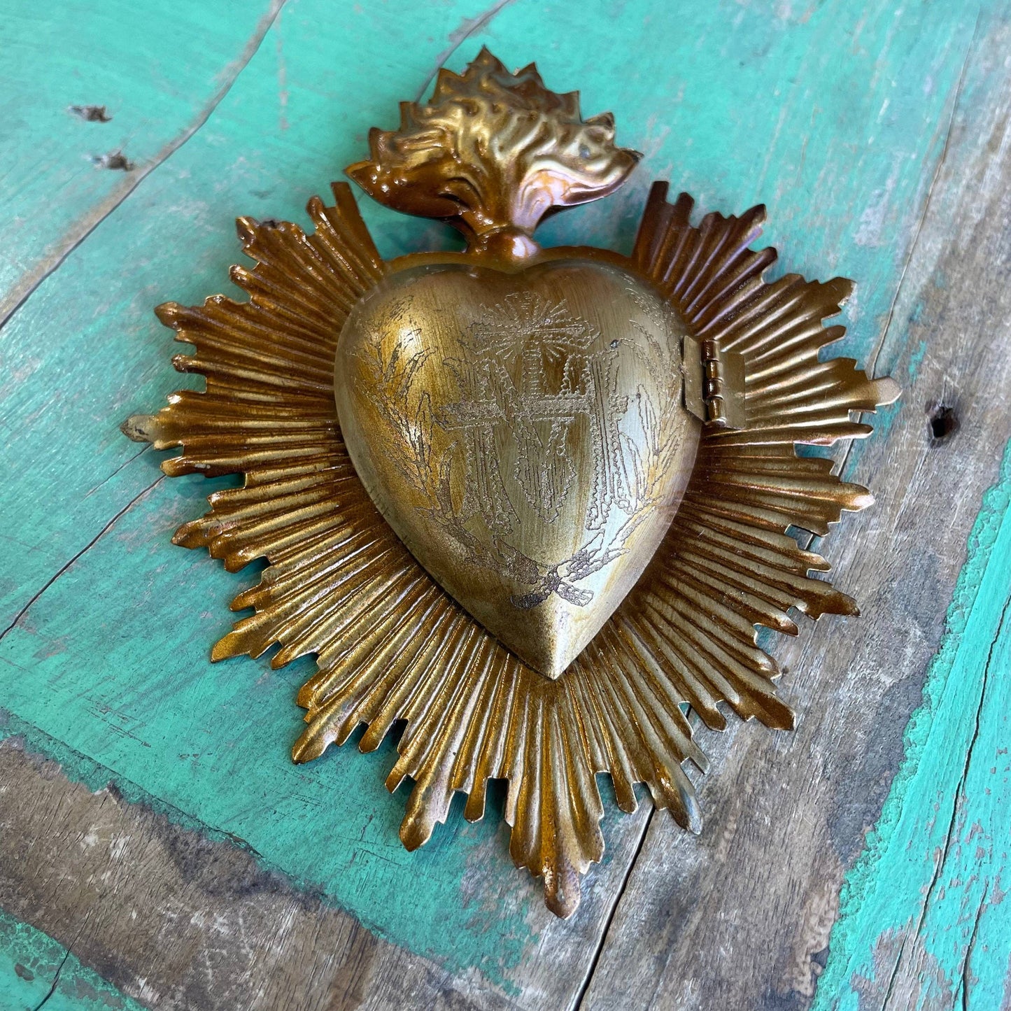 Flaming Sacred Heart Box: Gold