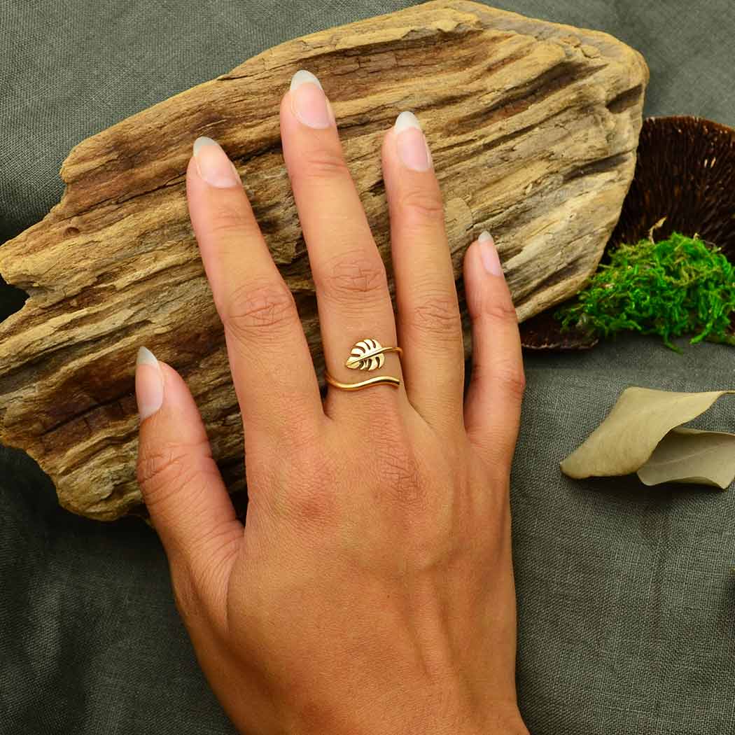 Adjustable Monstera Leaf Ring: Bronze