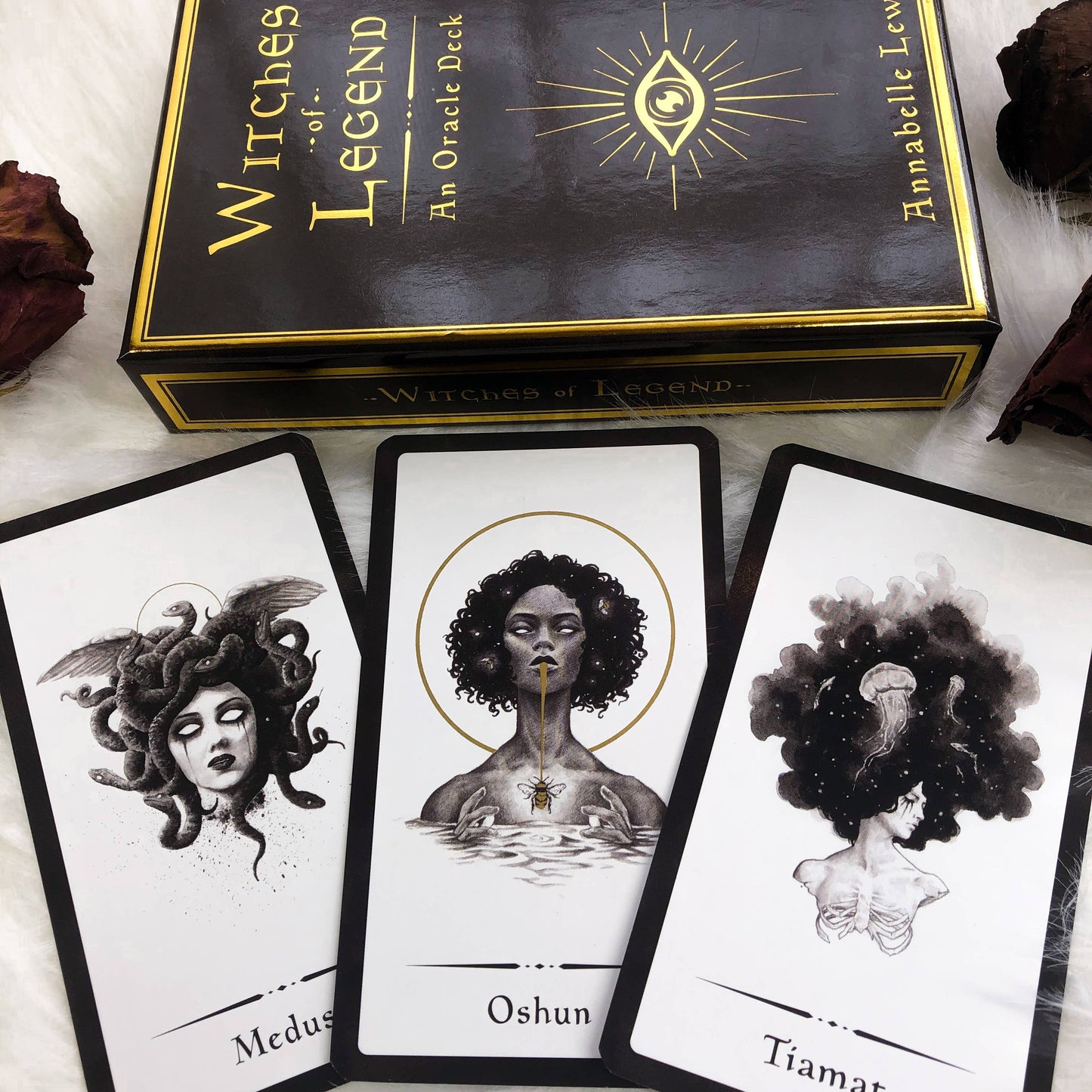 Oracle Deck - Witches of Legend